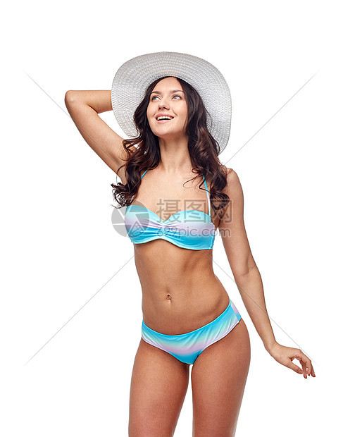 人,时尚,夏天海滩的快乐的轻女人穿着比基尼泳衣太阳帽图片