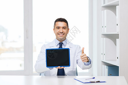 职业,人,技术,广告医学微笑的男医生穿着白色外套,医疗办公室大拇指手势平板电脑电脑空白屏幕图片