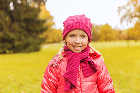 秋天,童,幸福人的快乐美丽的小女孩肖像户外图片