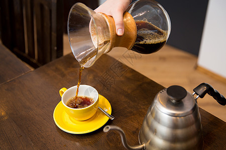 设备,咖啡店,人技术咖啡师妇女与咖啡机锅倒热咖啡杯咖啡馆酒吧餐厅厨房图片
