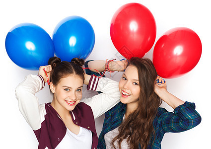 人,朋友,青少,假期聚会的快乐的微笑,漂亮的十几岁的女孩带着氦气球图片