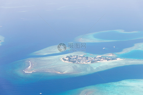 旅游,假期暑假海洋中的马尔代夫岛图片