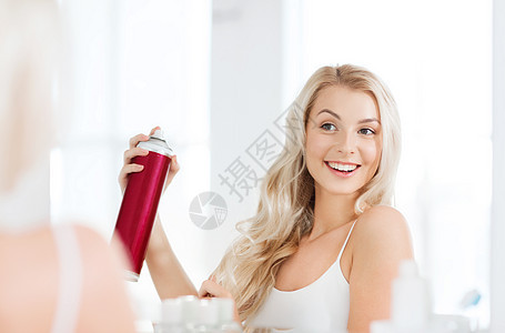 美丽,卫生,发型,早晨人的微笑的轻女人,发胶造型,她的头发镜子家里的浴室图片