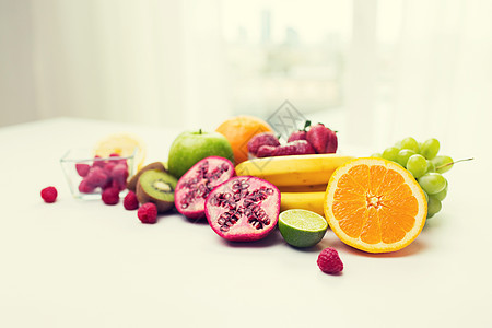 健康的饮食,食物饮食新鲜成熟的水果浆果桌子上图片