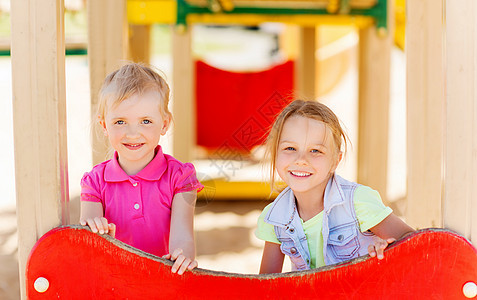 夏天,童,休闲,友谊人的快乐的女孩儿童游乐场攀爬架图片