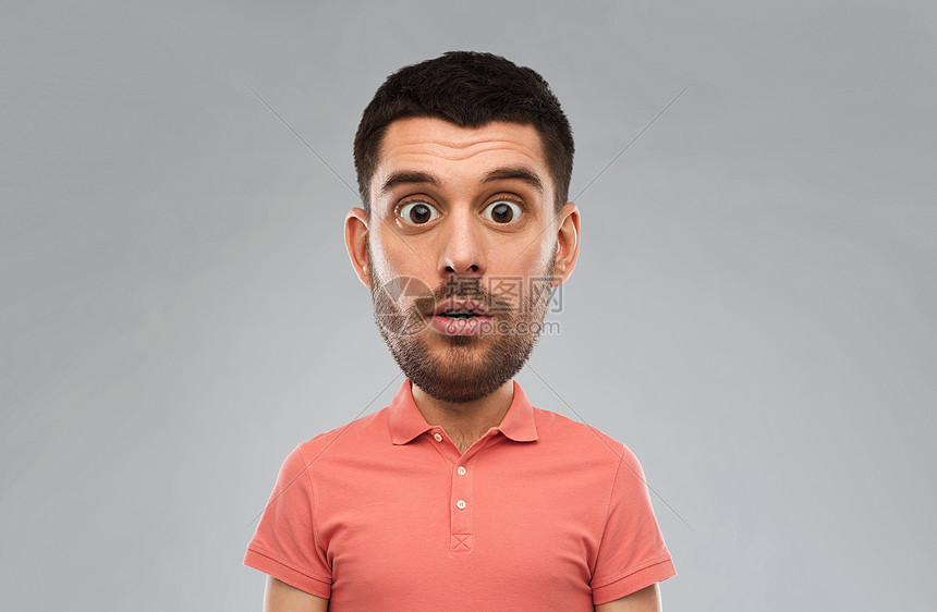 情感部表情人的惊讶的人马球衫灰色背景趣的卡通风格人物与大头