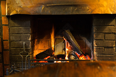 炉子加热火灾家里燃烧的壁炉家里燃烧的壁炉图片