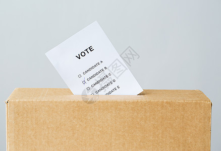 投票公民权利投票插入投票箱插槽的选举选举时插入投票箱插槽图片