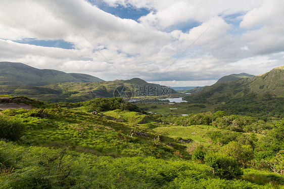 自然景观爱尔兰Killarney公园山谷的观点查看爱尔兰的Killarney公园山谷图片