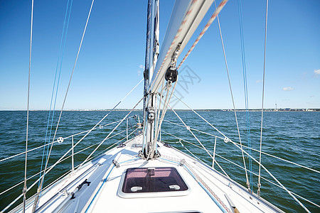 度假,旅行,巡航游艇帆船帆船游艇甲板海洋图片