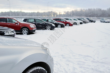 交通,冬季车辆汽车停车与雪图片