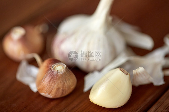 健康,食物,烹饪,传统医学民族科学的大蒜木制桌子上图片