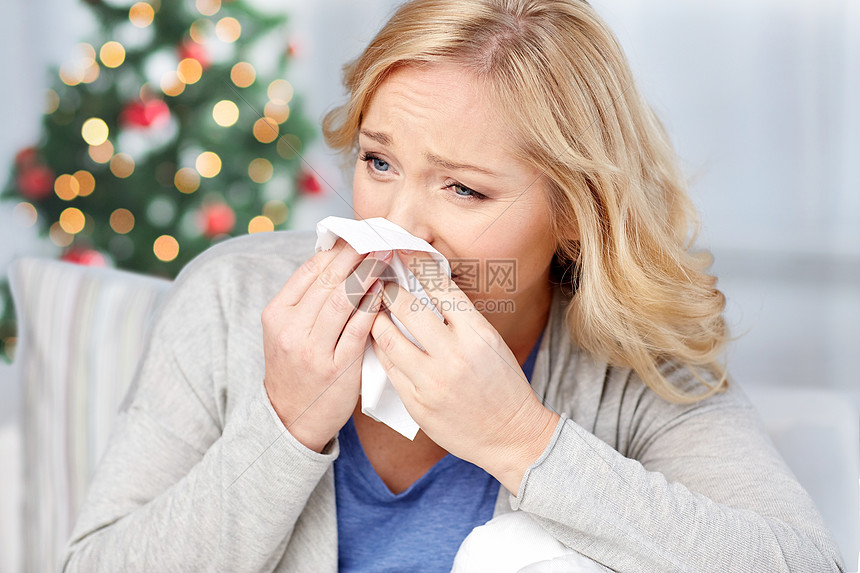 医疗保健,流感,诞节,人们的生病的女人鼻子纸巾图片