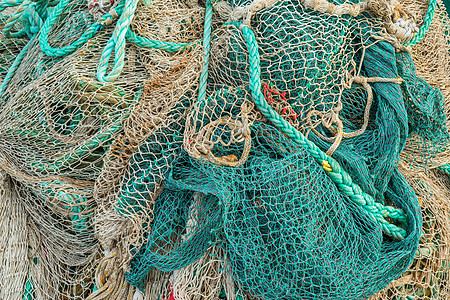 港口用各种颜色的渔网图片
