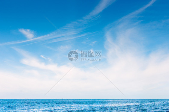 碧海蓝天的田园风光图片