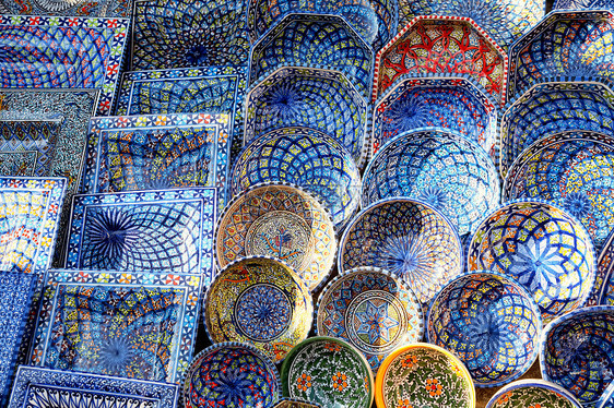 多色苏维尼陶器突尼斯市场,西迪布说,突尼斯图片