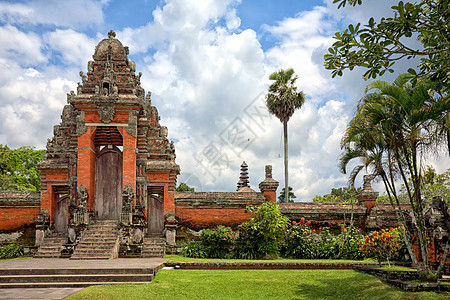 印尼巴厘岛塔曼阿云寺正门图片