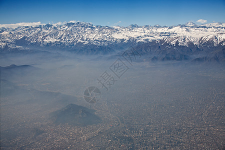 安斯山地亚哥的鸟瞰烟雾,智利图片