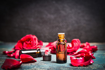 玫瑰精油用于化妆品,芳香疗法治疗,水疗健康图片