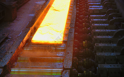 钢铁厂的热板图片