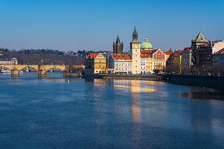 布拉格老城查尔斯桥的日落景色,捷克共国图片