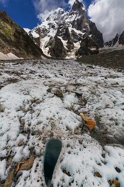 乌什巴峰,高加索山脉斯瓦涅蒂图片