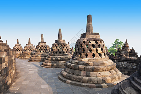 印度尼西亚爪哇中部Borobudur寺的佛塔图片