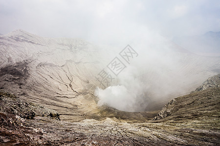 印度尼西亚爪哇岛溴火山火山口内图片