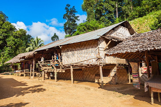 泰国努尔亨长颈村的当地房屋图片