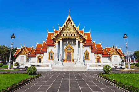 泰国曼谷WatBenchamabophitDusitvanaram寺庙也被称为大理石寺庙图片