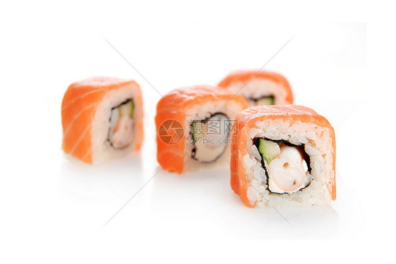 白色背景上鲑鱼的寿司图片