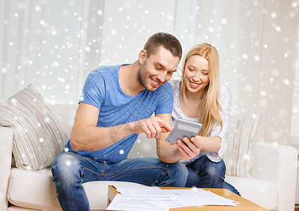 税收,财政,家庭,家庭人的幸福的夫妇与文件计算器家里图片