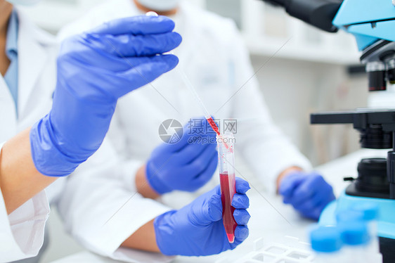 科学化学技术生物学人的科学家们临床实验室用吸管试管制作研究图片