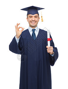 教育,毕业,手势人的微笑的成人学生黑板上好的手势图片