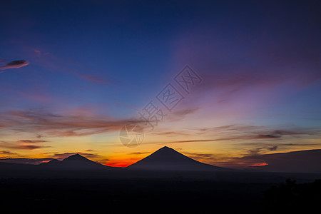 火山日出时间,巴厘岛,印度尼西亚图片