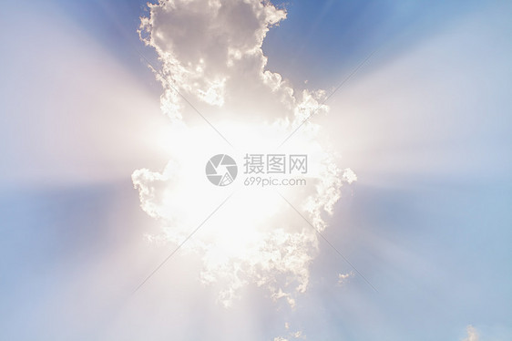 天空积云明亮的太阳图片