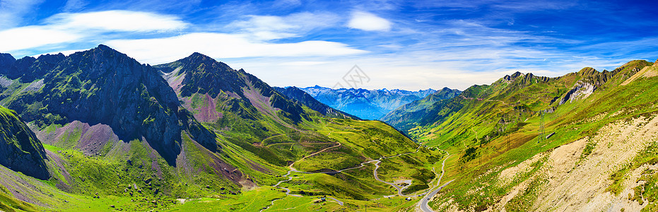 比利牛斯山夏季全景图片