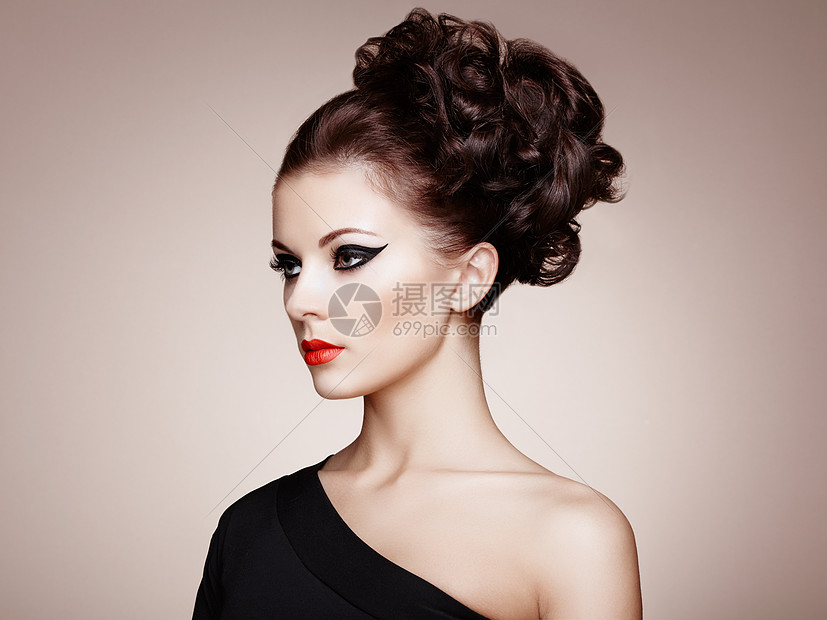 美丽的感女人的肖像,优雅的发型完美的妆容时尚照片图片