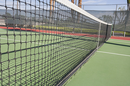 网球网球场上图片