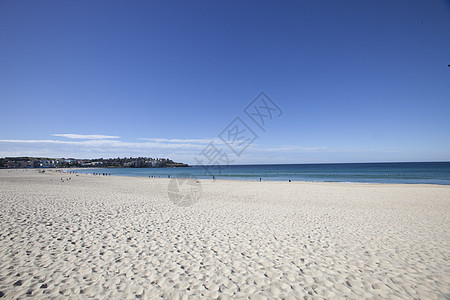 美丽的景色邦迪海滩与蓝天,悉尼,澳大利亚图片