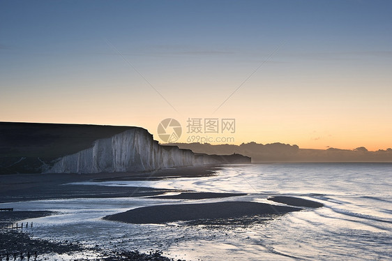 冬天日出时,七个姐妹英国粉笔悬崖图片