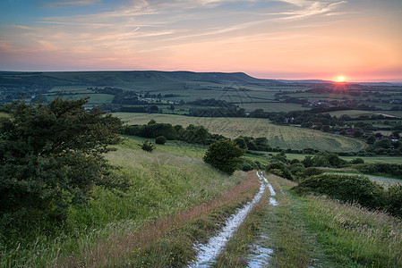 夏季日落景观俯瞰英国乡村图片