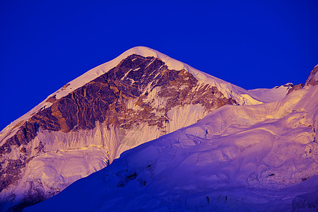 喜马拉雅山萨加马塔地区的山脉图片