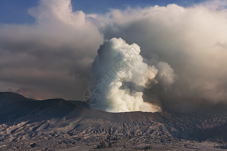 印度尼西亚爪哇的溴火山图片