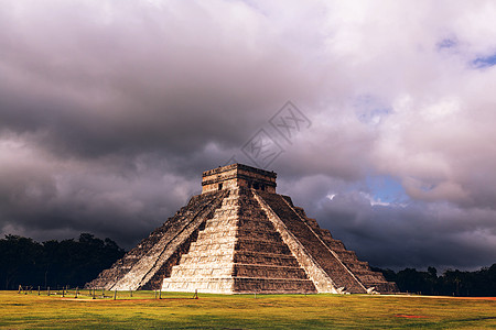 库库坎金字塔Chichenitza遗址,墨西哥图片
