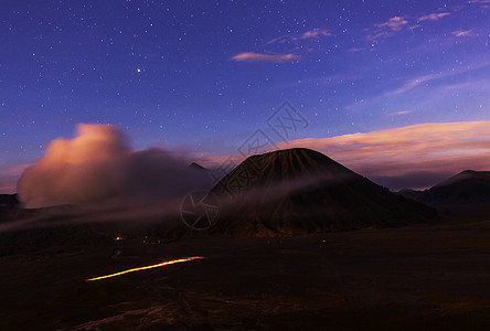 印尼爪哇的溴火山图片