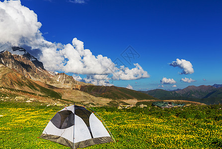 山里的帐篷图片