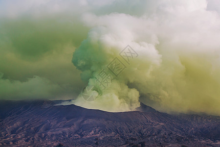 印度尼西亚爪哇的溴火山图片