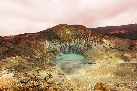 坦库帕拉湖火山口湖,东,西爪哇,印度尼西亚图片