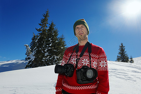 摄影师肖像美丽的冬日与新鲜的雪图片